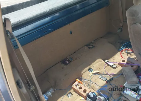 1995 GMC Sierra C1500 z USA, uszkodzony, nr VIN 2GTEC19K1S1534915